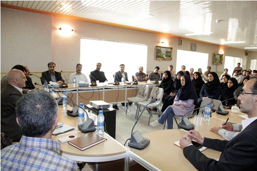 نشست صمیمانه مدیر عامل شرکت برق منطقه ای یزد با کارکنان بهره برداری