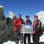 صعود همکار شرکت برق منطقه‌ای یزد به قله دماوند