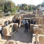 بازدید مدیرعامل برق منطقه‌ای یزد از اولین پروژه پژوهشی ساخت خانه زمین پناه