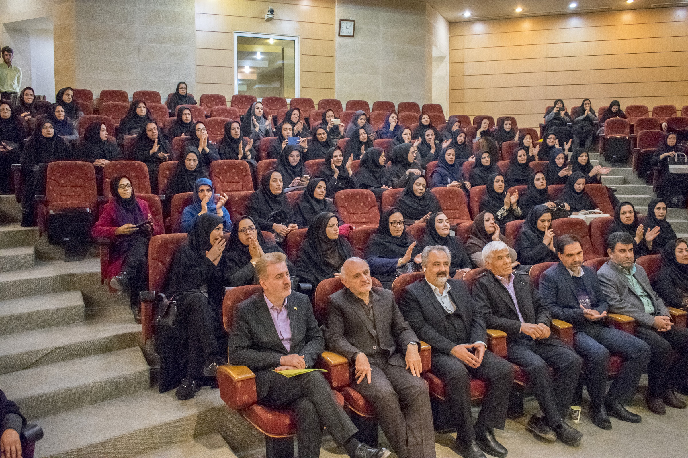 تشریح عملکرد امور زنان و خانواده برق منطقه‌ای یزد در هفته‌ی زن