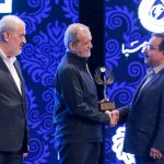 برق منطقه‌ای یزد برنده جایزه ملی انرژی‌های تجدیدپذیر شد